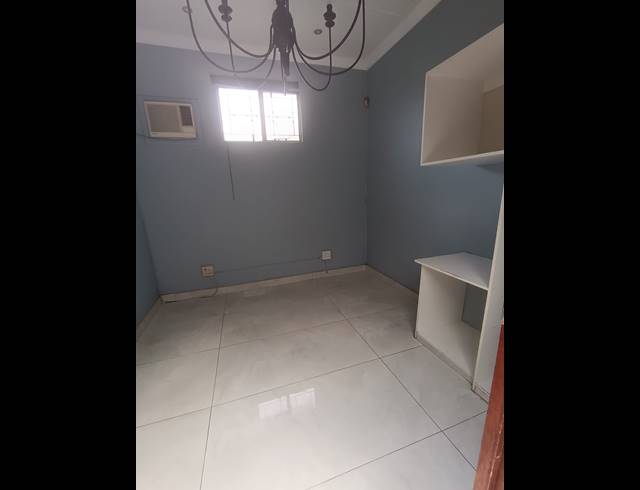4 BEDROOM FREEHOLD FOR SALE IN GLENMORE